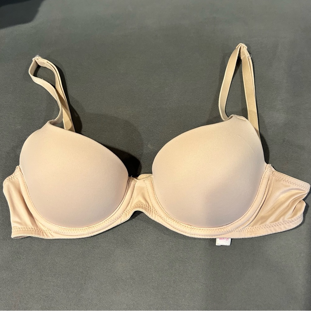 PINK - Victoria Secrets - Wear Everywhere Lightly Lined w/ Underwire - Size 32A